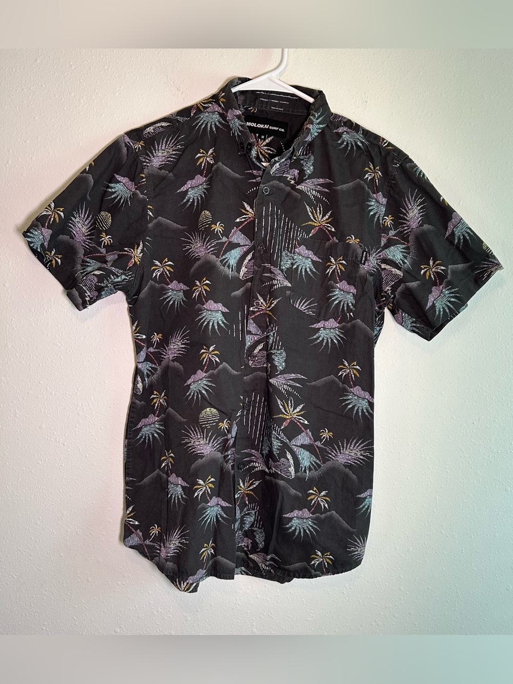 Molokai Surf Co Men's Hawaiian Shirt Sz M Palm Tree Beach Aloha Cruise Vacation
